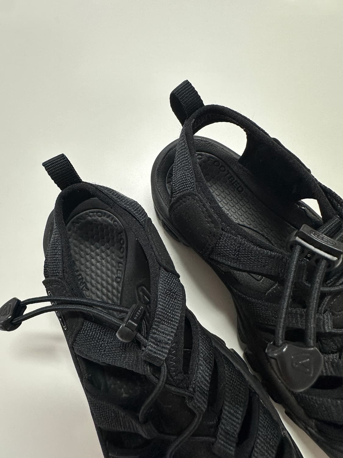 [킨] 뉴포트 여성  블랙  상품이미지2