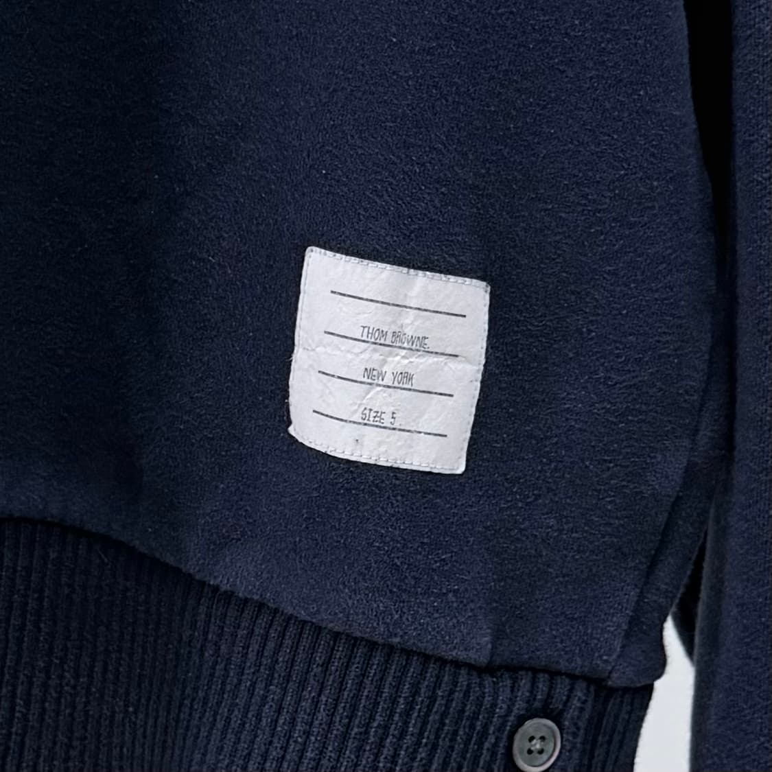 [A급/5] 톰브라운 사선완장 오버핏 맨투맨 그레이 상품이미지7