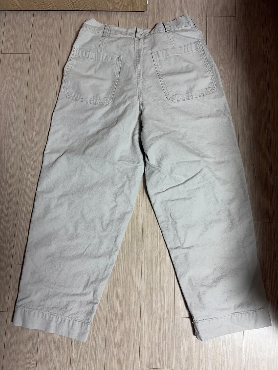 유니클로 U 와이드핏 베이커 팬츠 내츄럴 76 상품이미지3