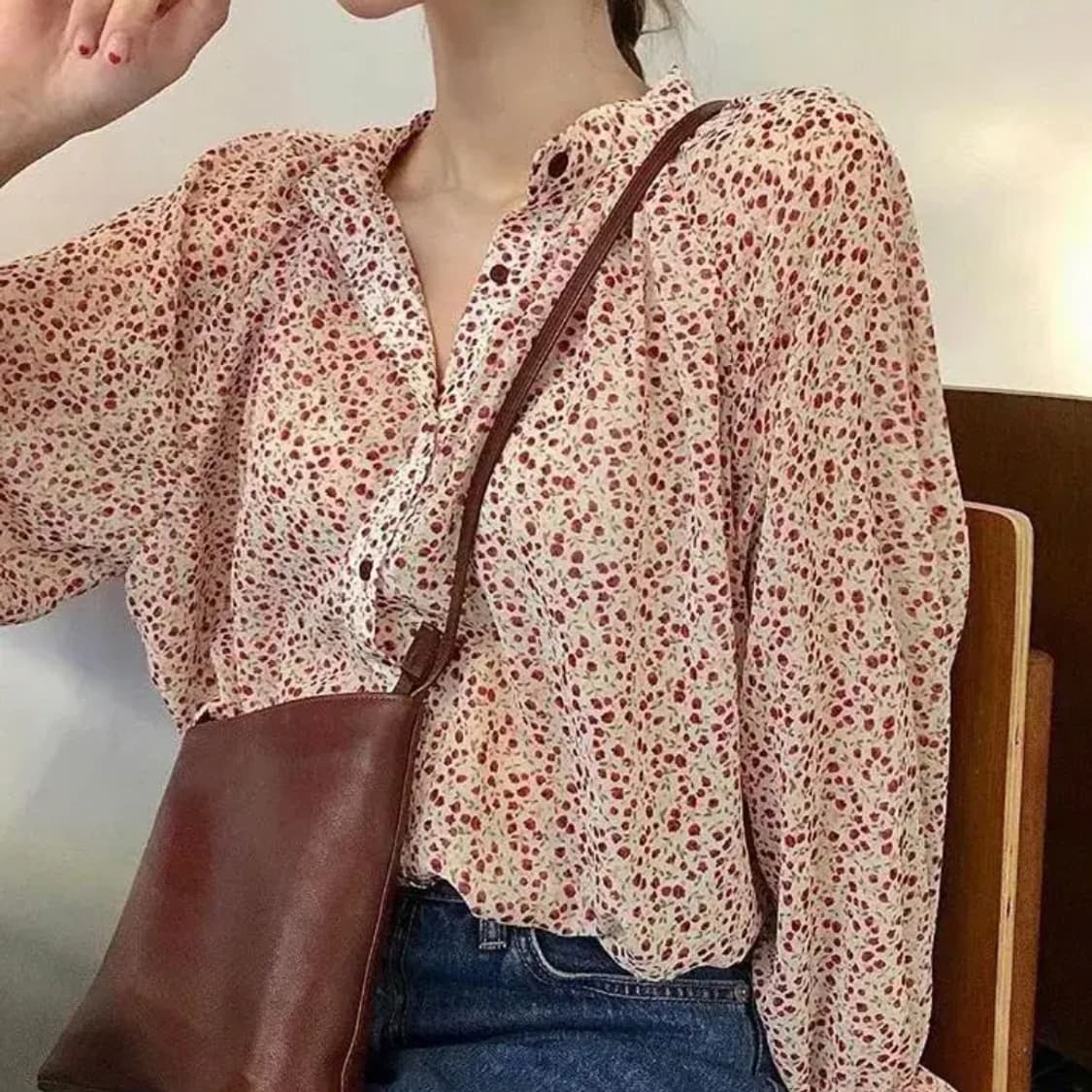 스키니피그(SKNNYPIG) 시스루 플라워 블라우스 프리사이즈 상품이미지2