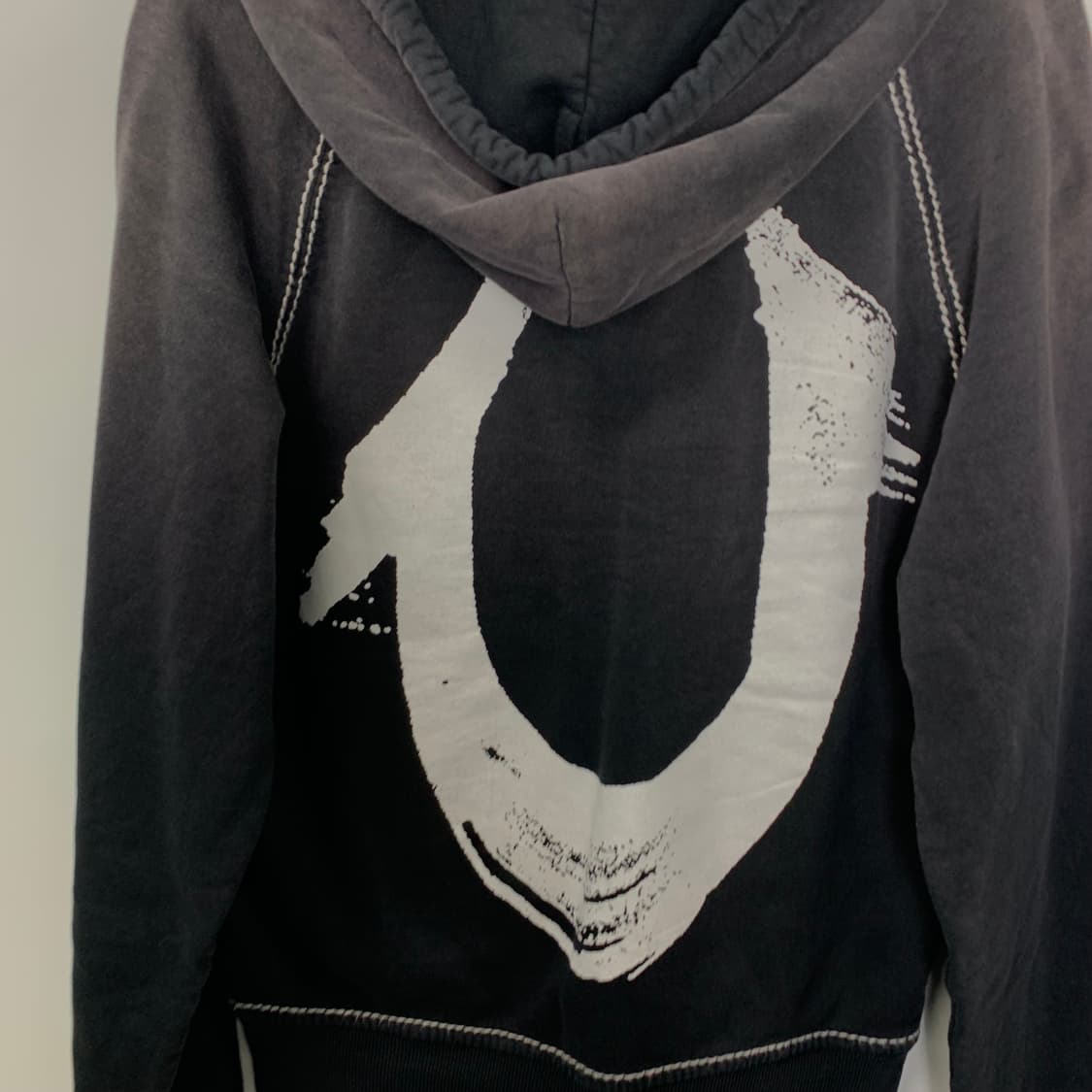 트루릴리전 y2k 와투케 스펠아웃 스티치 블랙 후드집업 상품이미지5