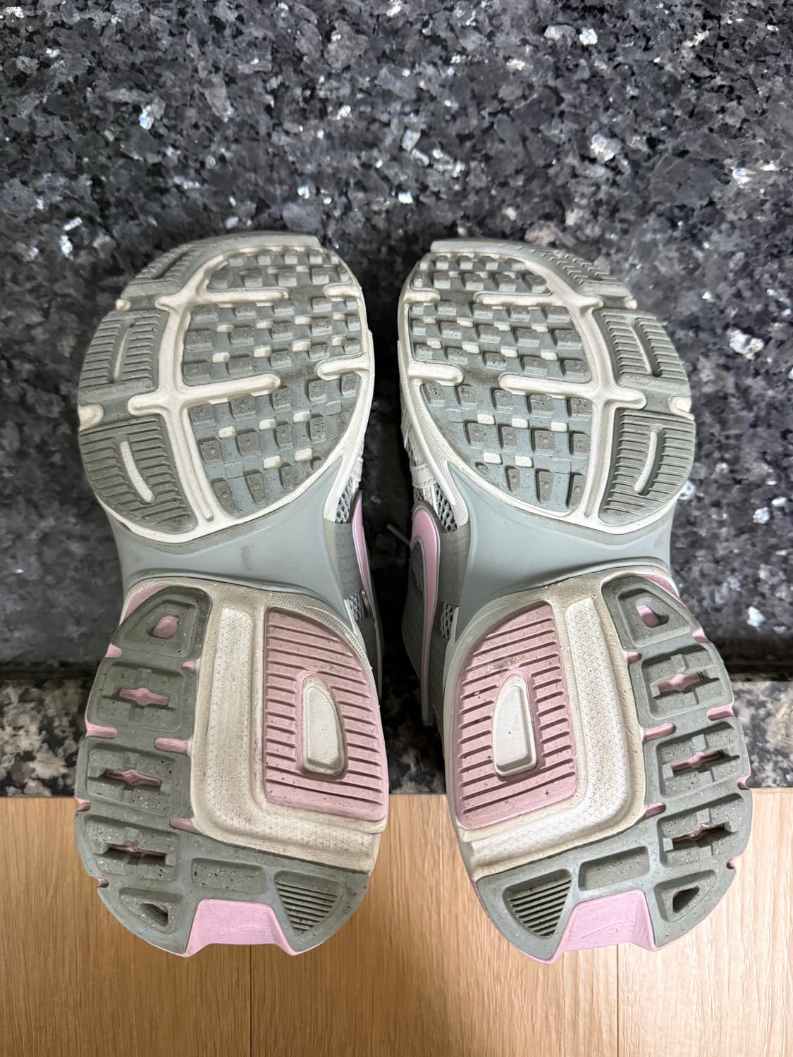 나이키 V2K Run 핑크 그레이 230사이즈 상품이미지6