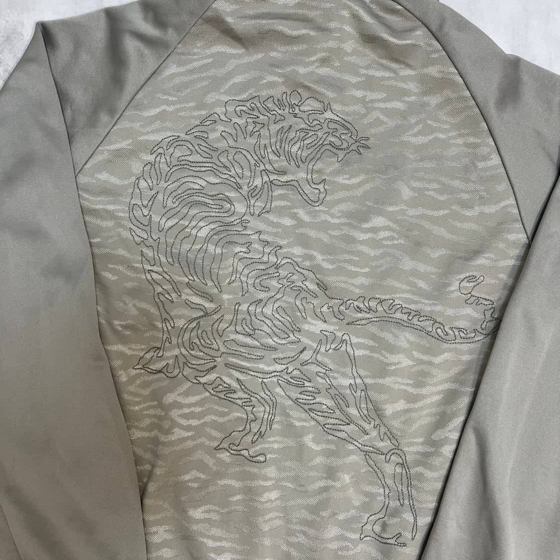 오니츠카타이거 타이거 패턴 자수 트랙탑  상품이미지6