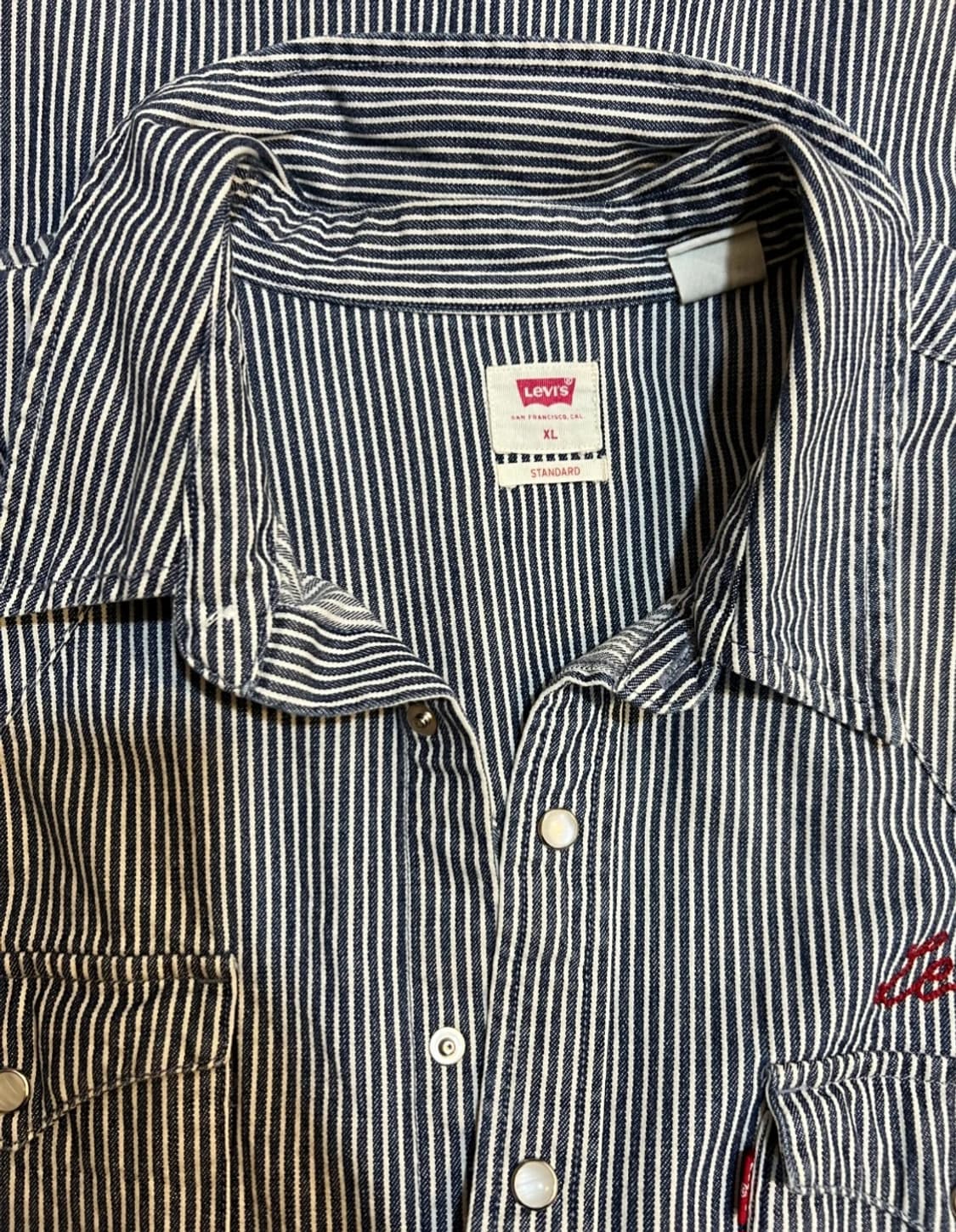 리바이스웨스턴 네이비 스트라이프 코튼긴팔셔츠

 상품이미지3