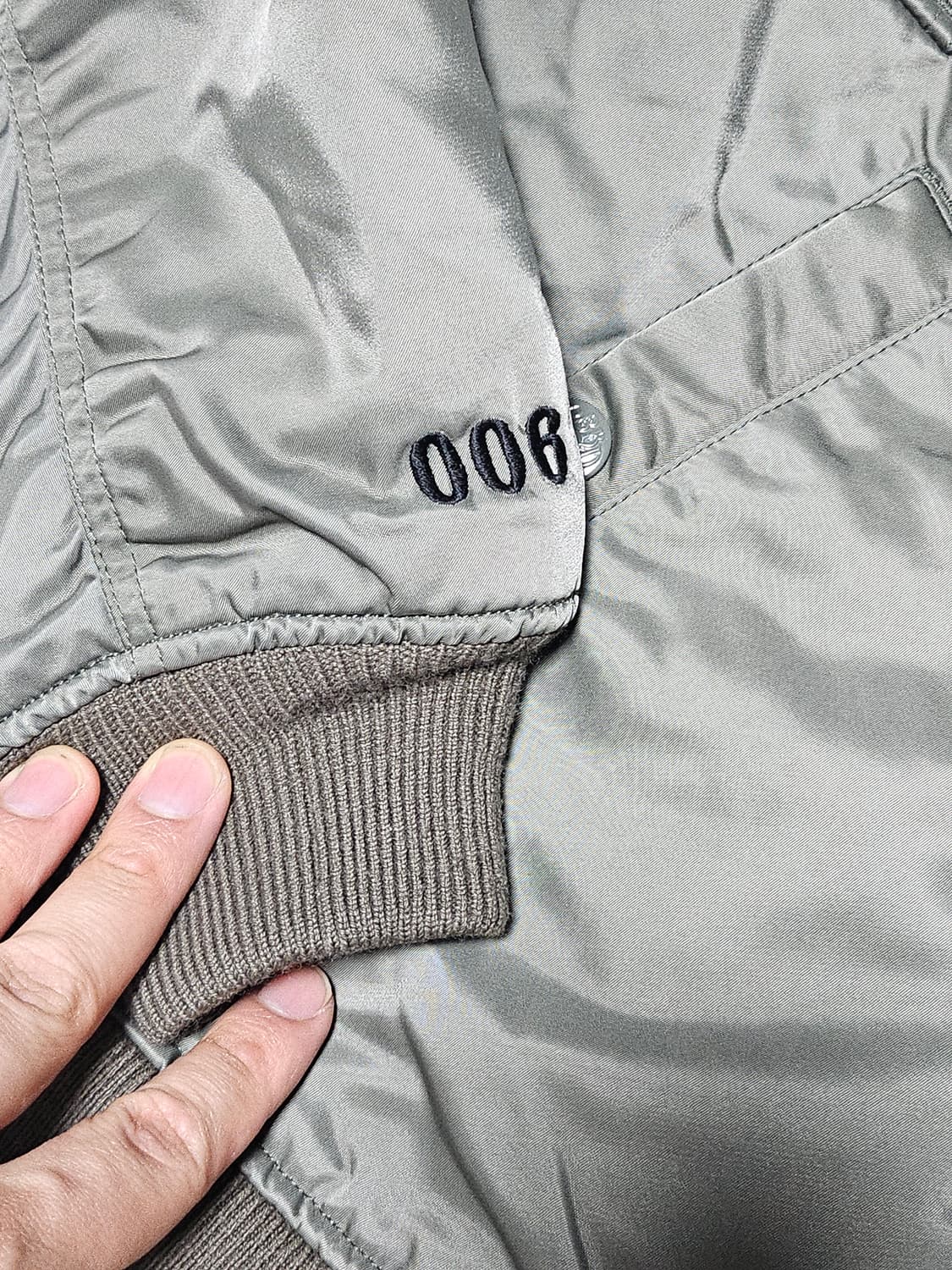 네이버후드 후즈 서울 1주년 기념 한정판 MA-1 006번 M 상품이미지3