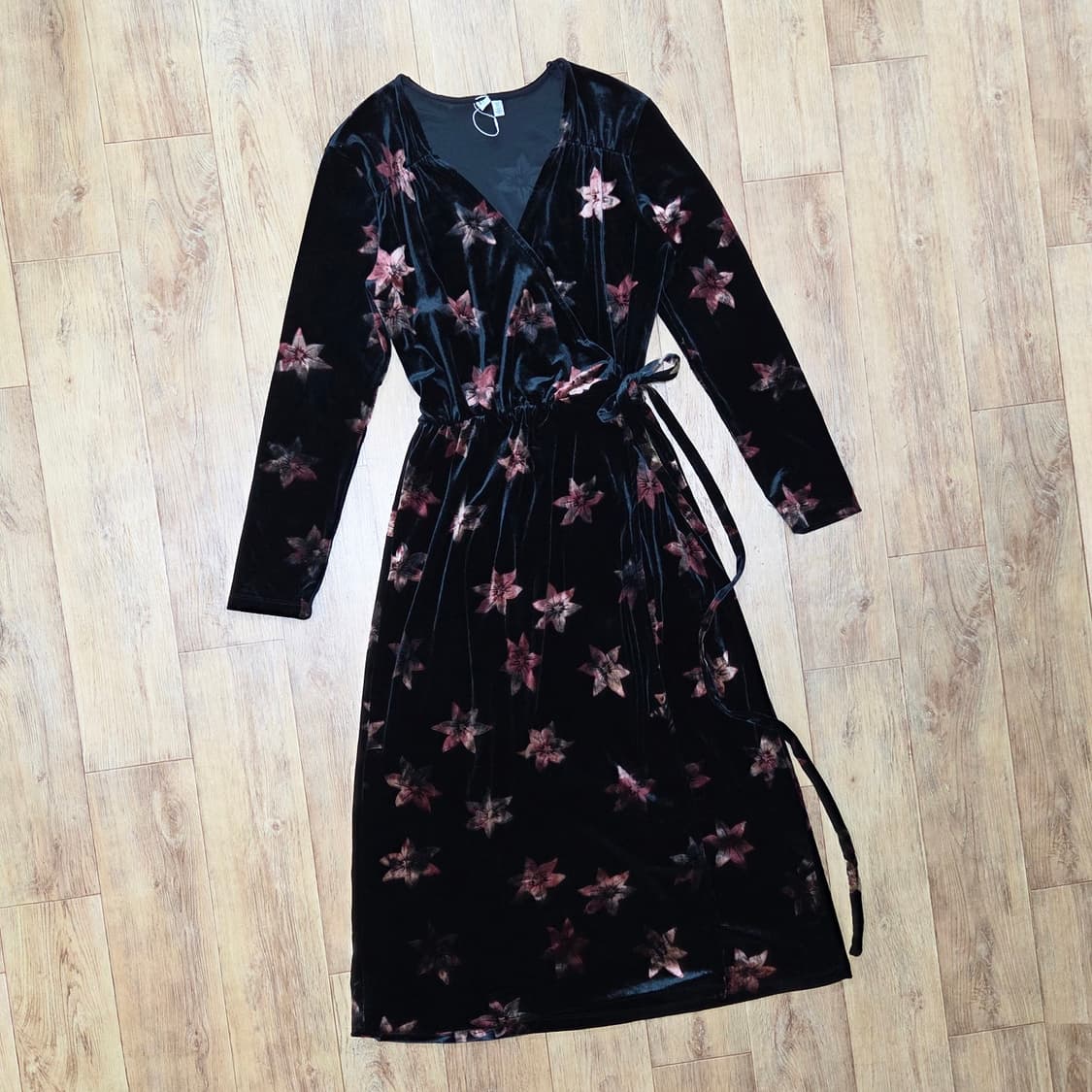 앤아더스토리즈(& Other Stories) 플로럴 벨로아 랩원피스 55 상품이미지4