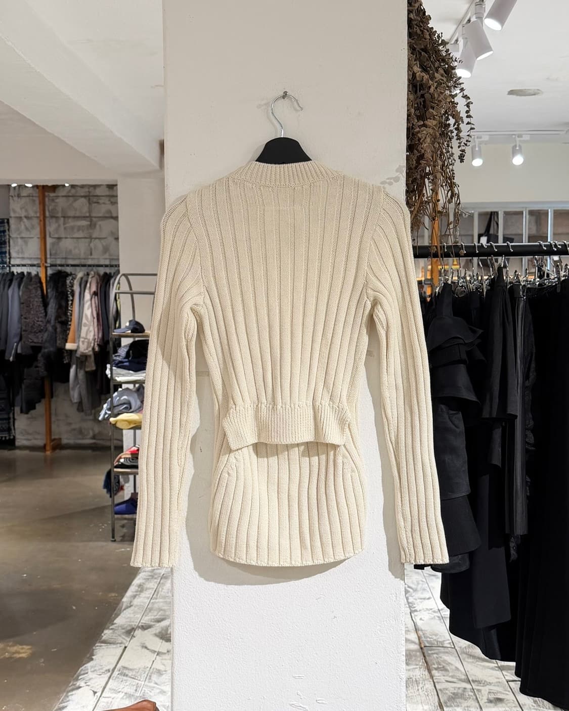 mm6 아이보리 백 오픈 립 니트 탑 상품이미지1