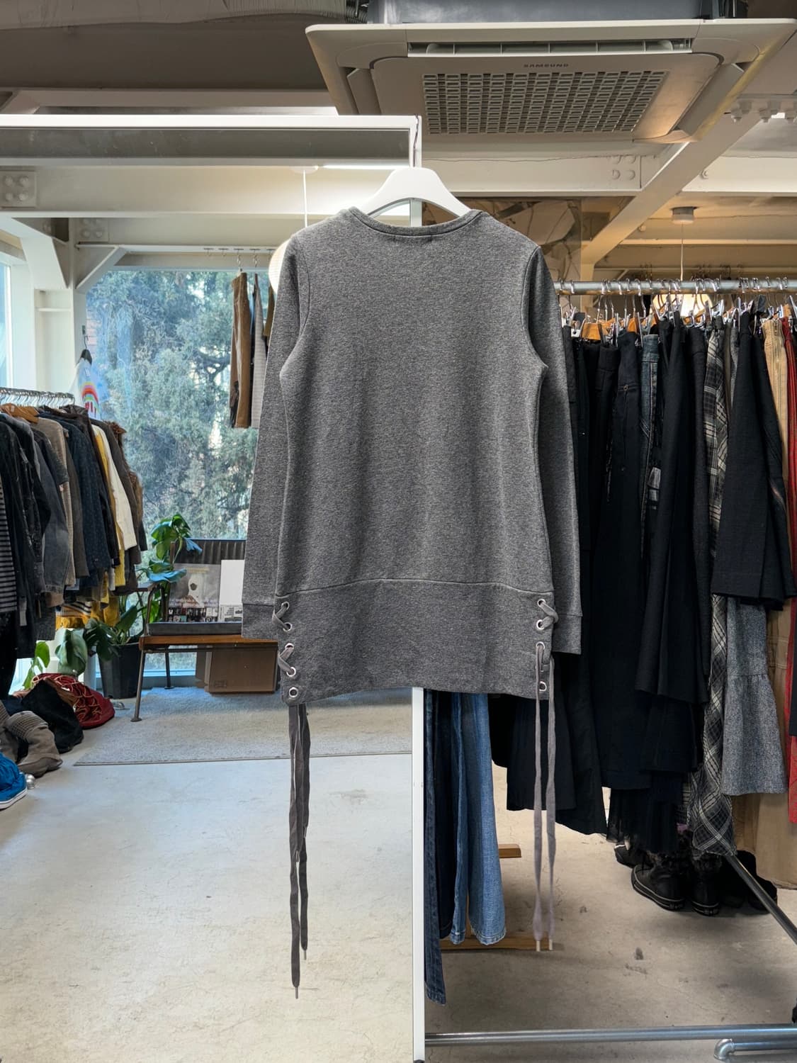 고스트 오브 할렘 스트링 스웻셔츠 상품이미지2