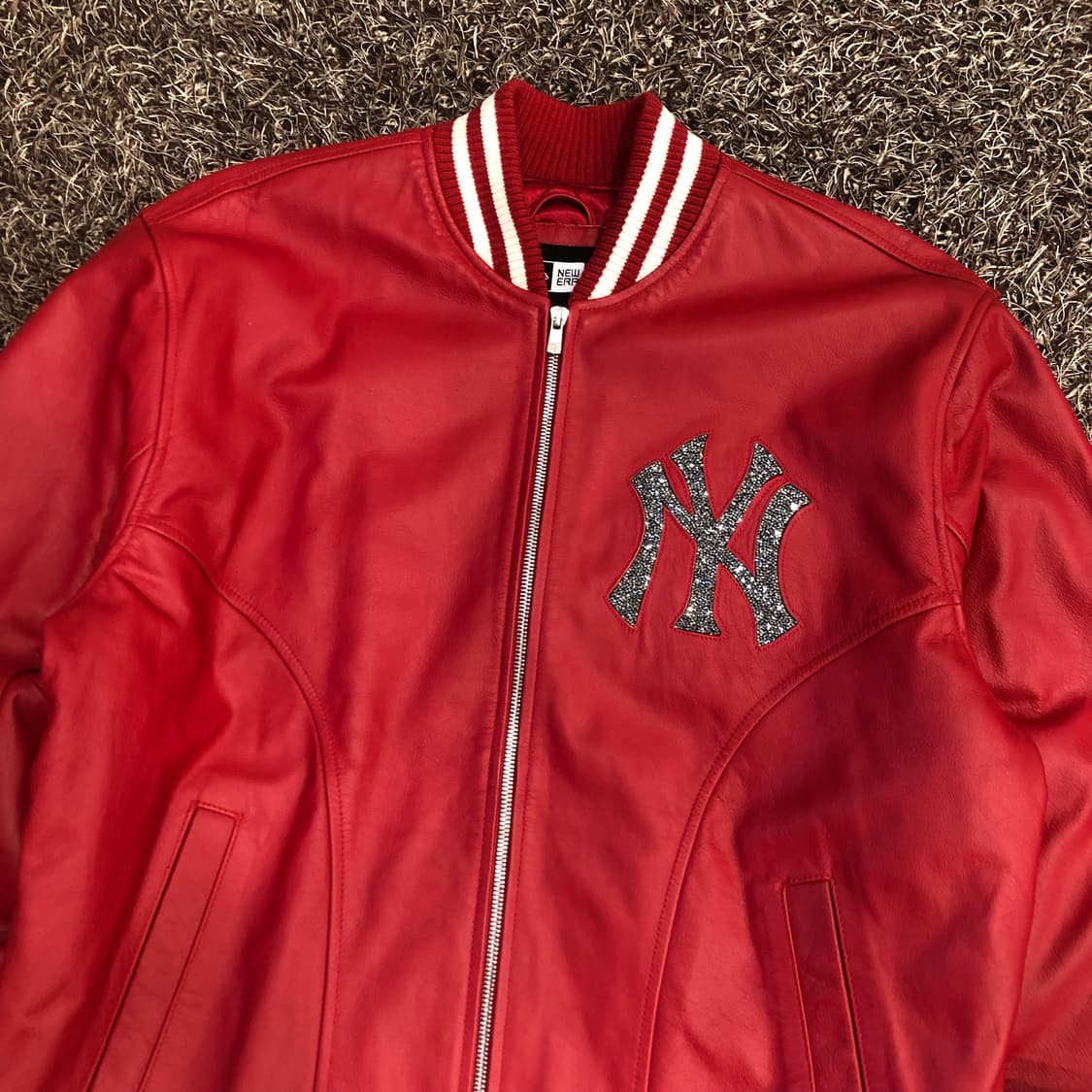 뉴에라 X 스와로브스키 뉴욕 양키스 소가죽 레더 바시티 스타디움 자켓 상품이미지2