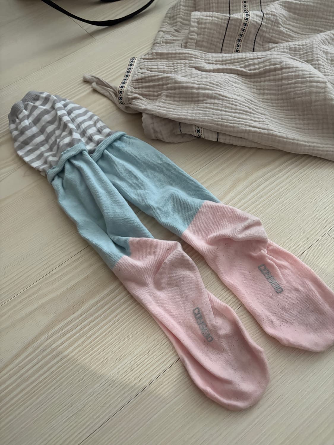 코이세이오 브라이스 핑크 줄무늬 양말 상품이미지3