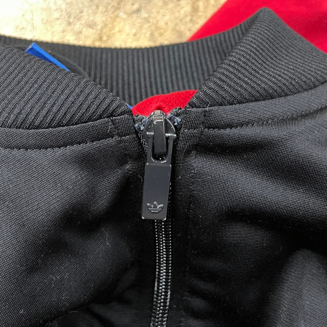 [정품/100] 아디다스 블랙 레드 삼선 트랙 자켓 져지 b10 상품이미지7