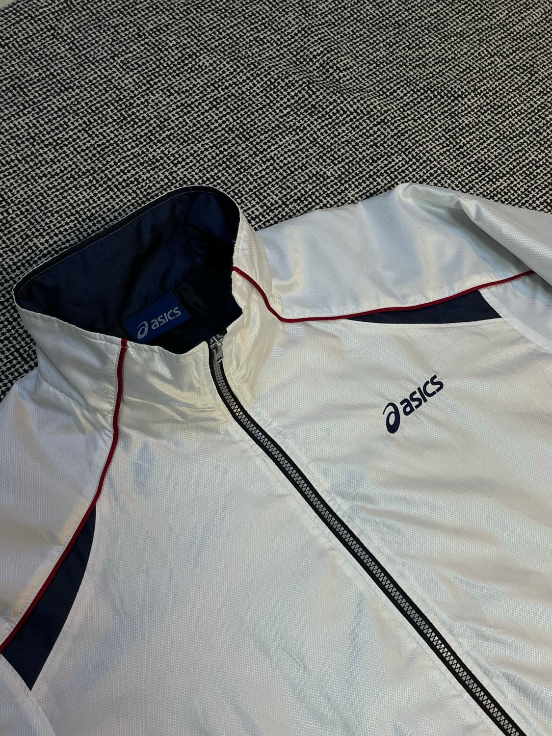 아식스 올드스쿨 바람막이 상품이미지1