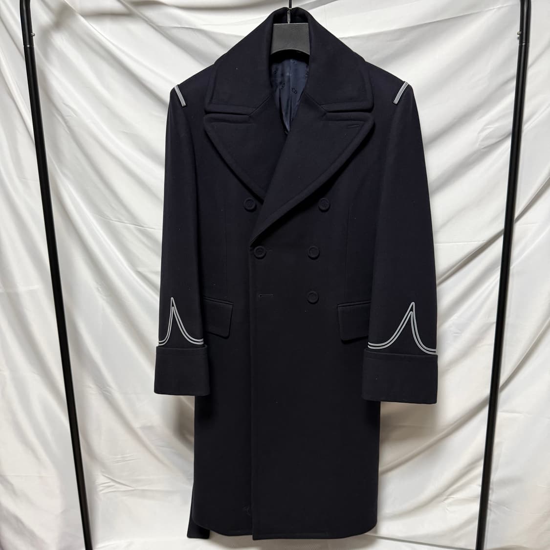 [S+급/48] 디올 파이핑 벨트 코트 블랙 상품이미지1