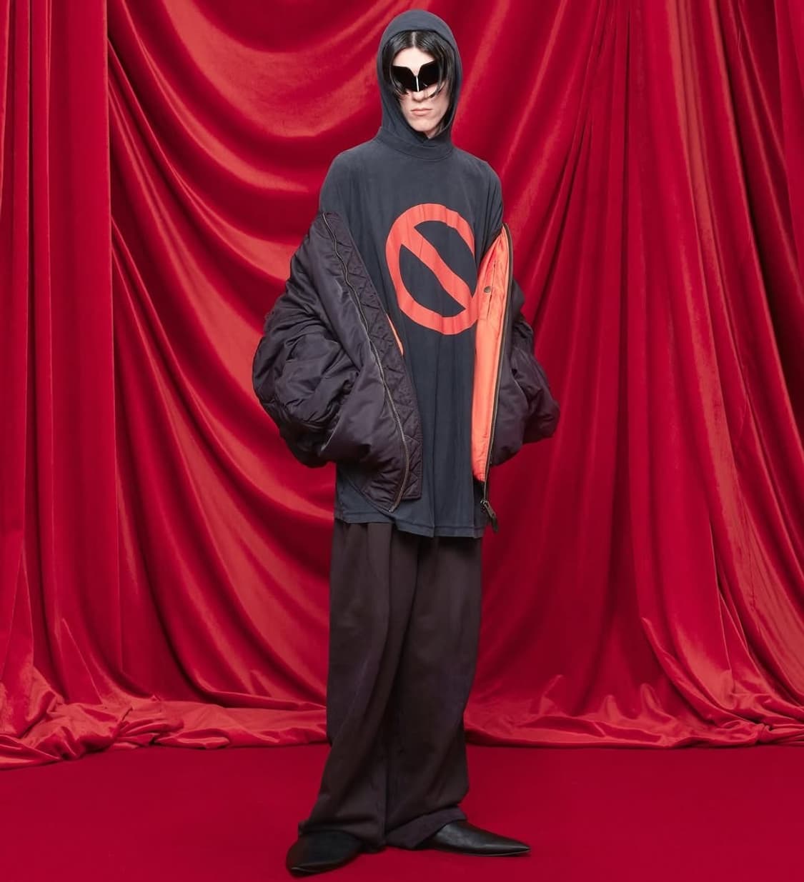 [S] 발렌시아가 오프숄더 봄버 블랙 상품이미지1