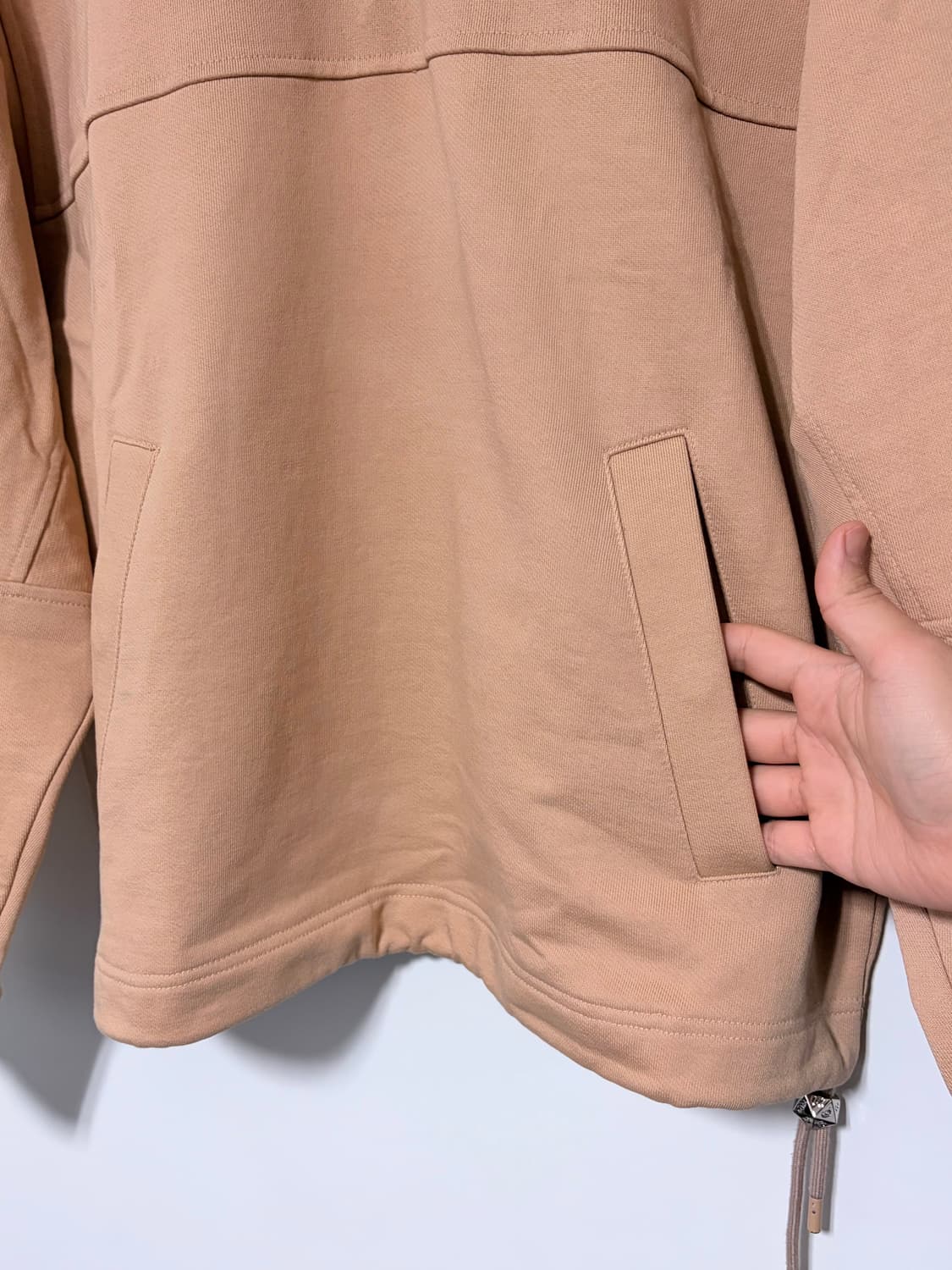 솔리드옴므 22SS 베이지 하프넥 집업 맨투맨  상품이미지5