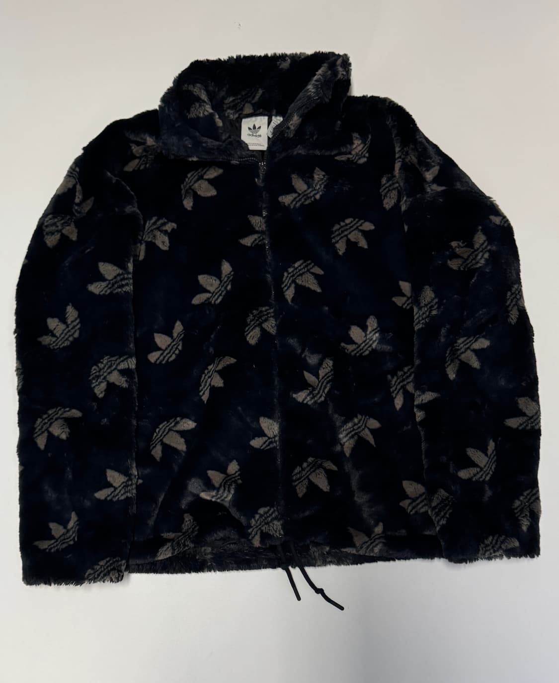 아디다스 22시즌 모노그램 오버핏 플리스 퍼 자켓 상품이미지1