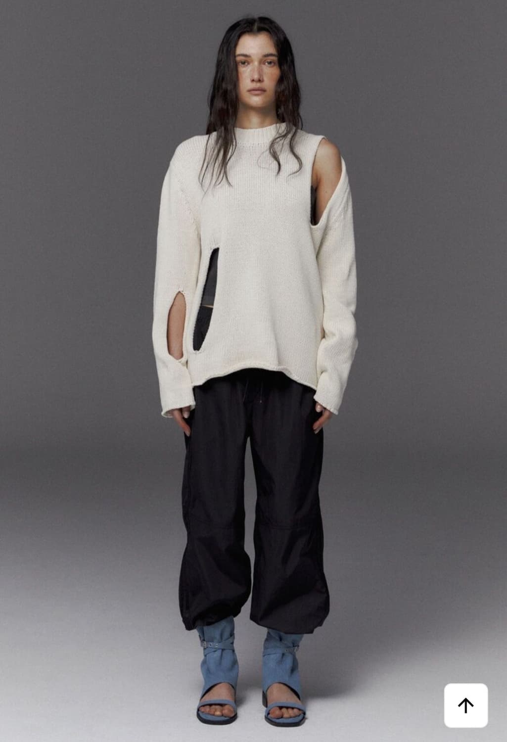 스튜디오테이블 CUT OUT KNIT PULLOVER - CHARCOAL 상품이미지6