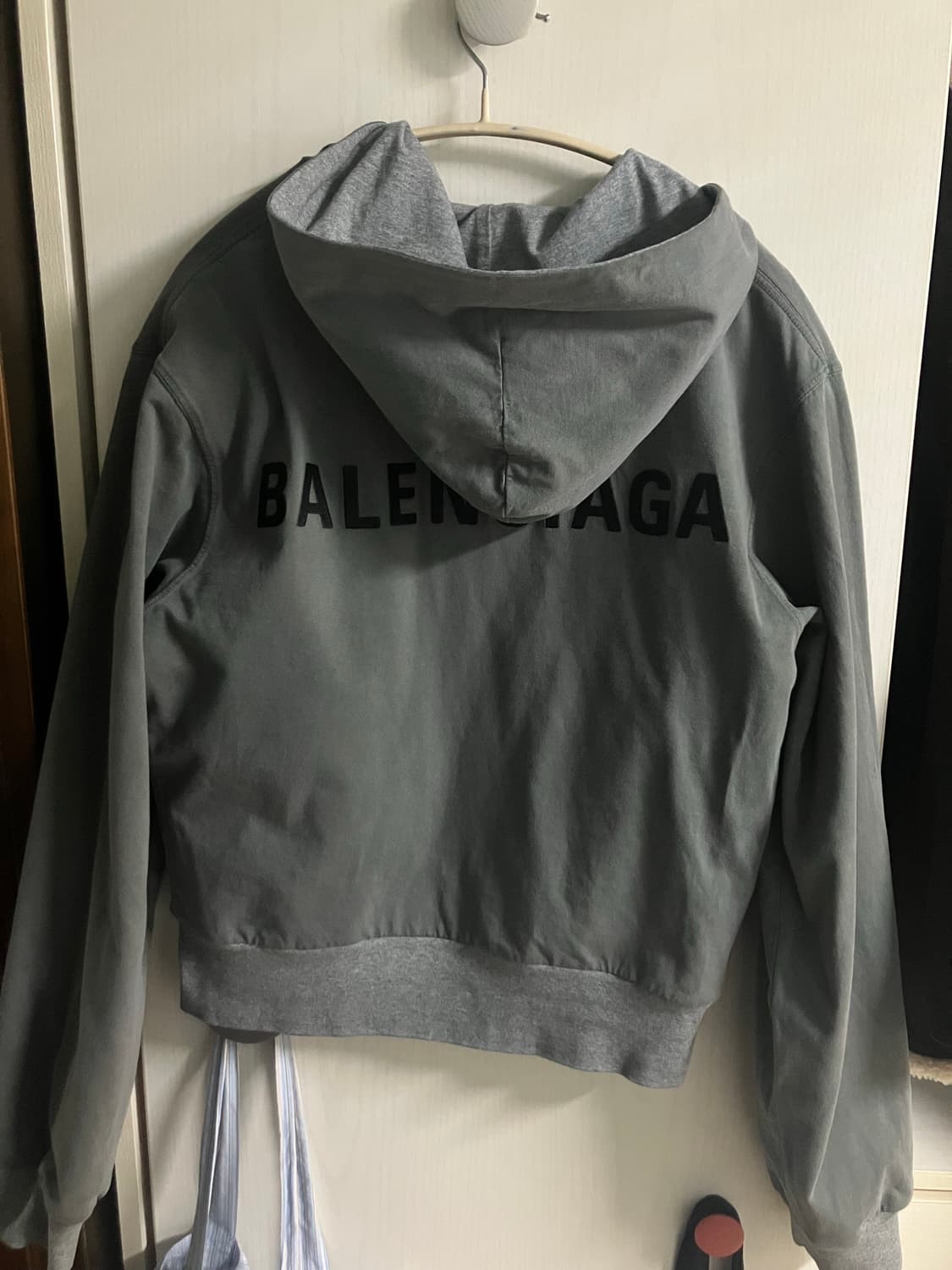 발렌시아가 리버시블 후드집업 그레이 / 카키 상품이미지5