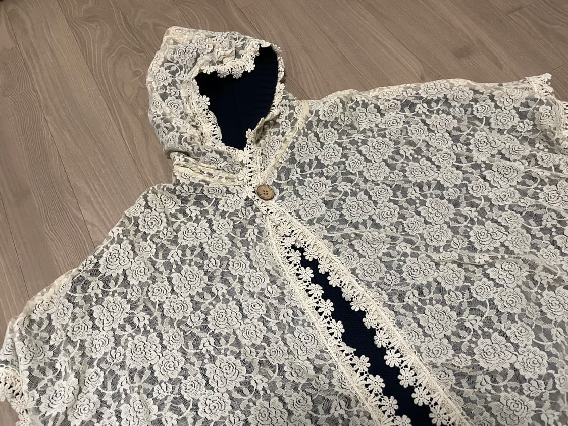 어스뮤직 네이비 케이프 리버시블 레이스 모리걸 페어리 화이트 상품이미지3