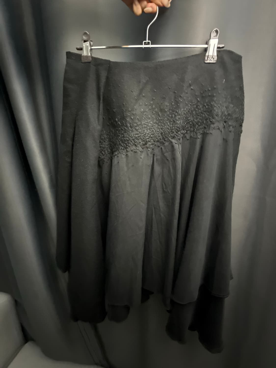 디테일 블랙 언발 미디스커트 상품이미지7