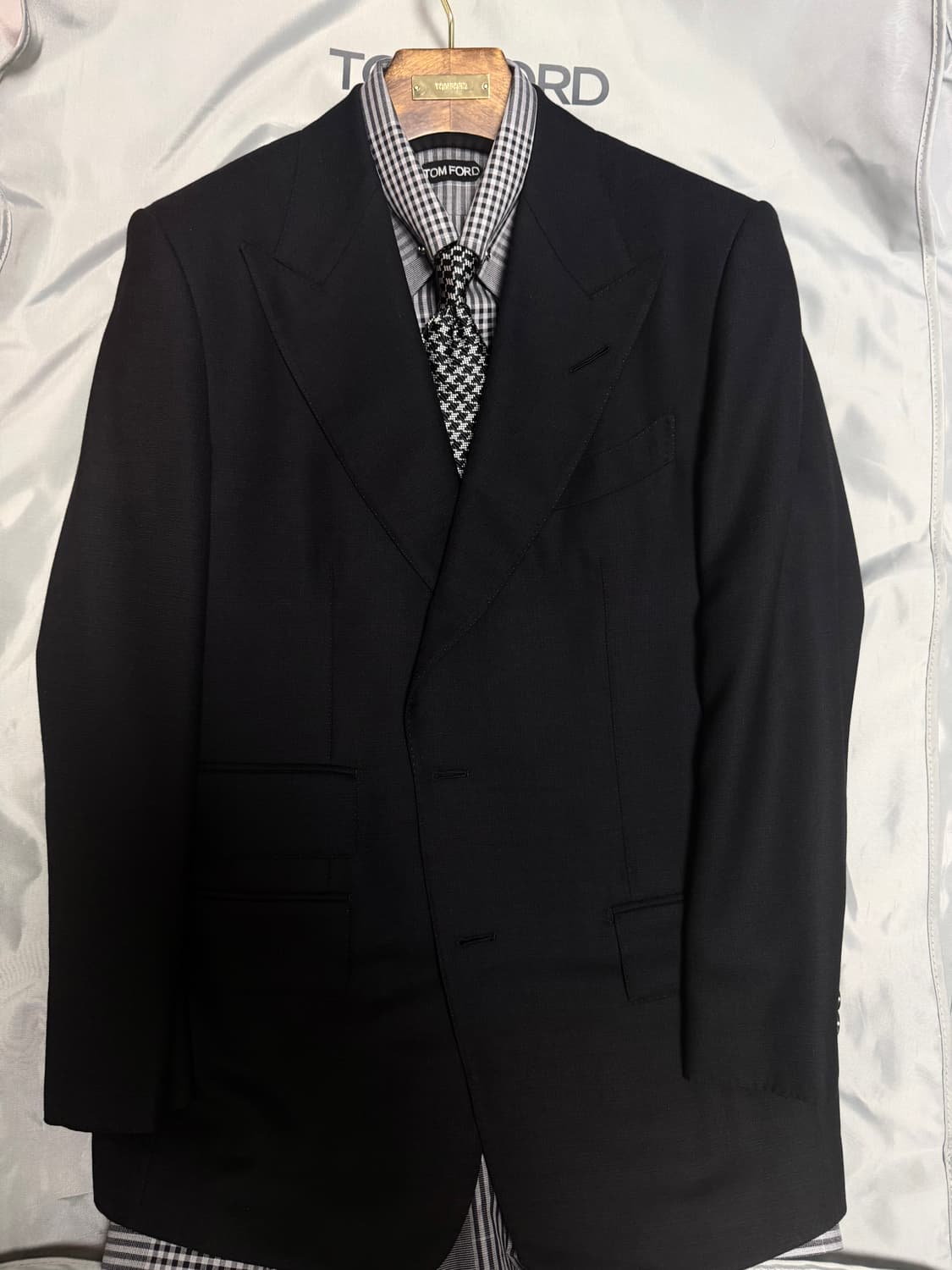 (명작,강추👍)톰포드 블랙 실크 윈저 수트 상품이미지5