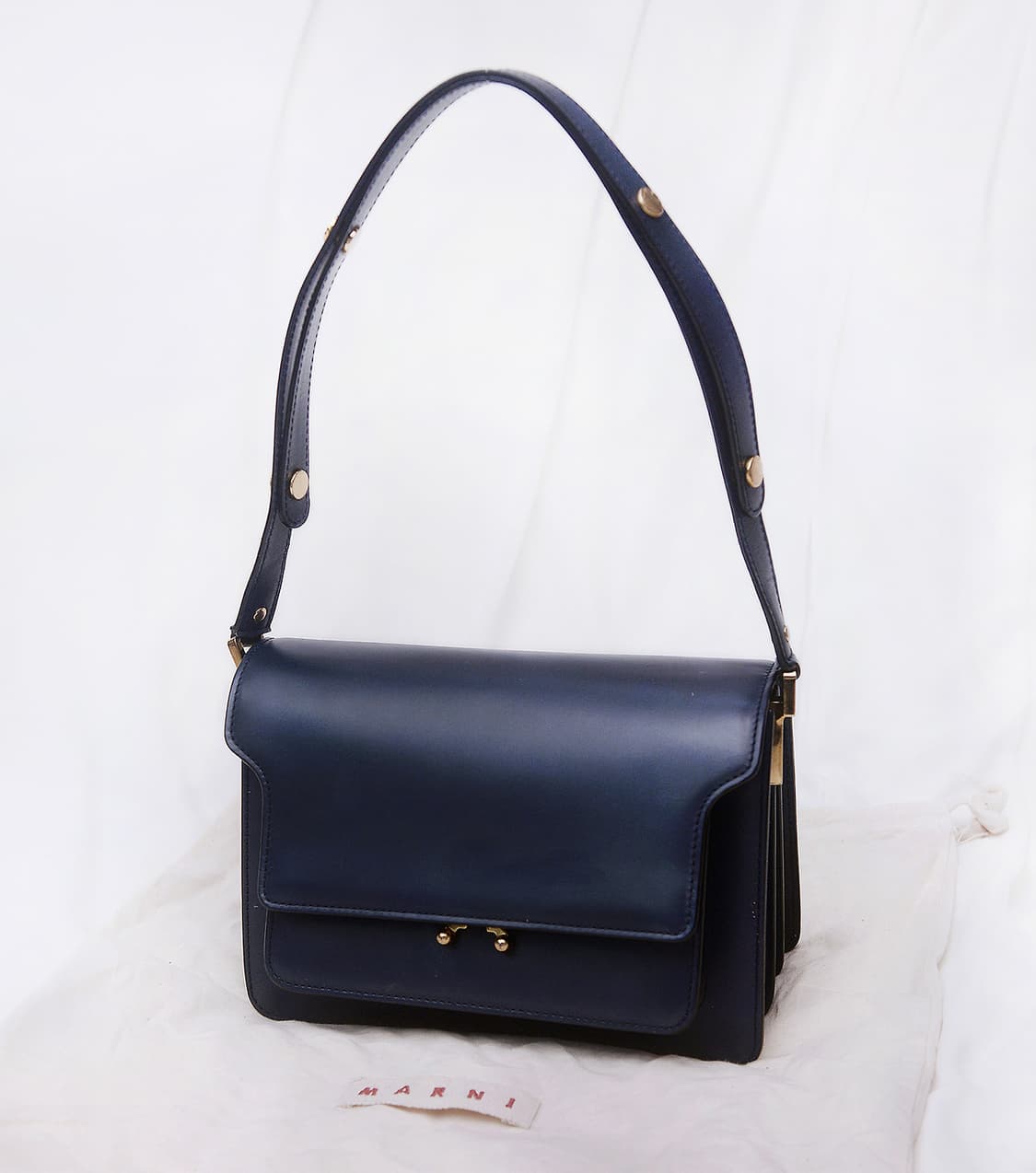 마르니 (MARNI) 트렁크백 미듐 카프스킨 네이비블루 (숄더.크로스) 상품이미지1