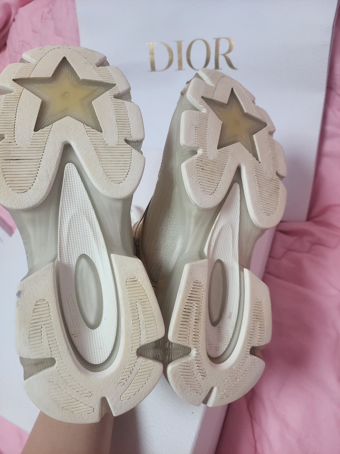 정품)급처명품세탁완료상태좋음!디올 바이브 수지 스니커즈 운동화 골드 상품이미지10