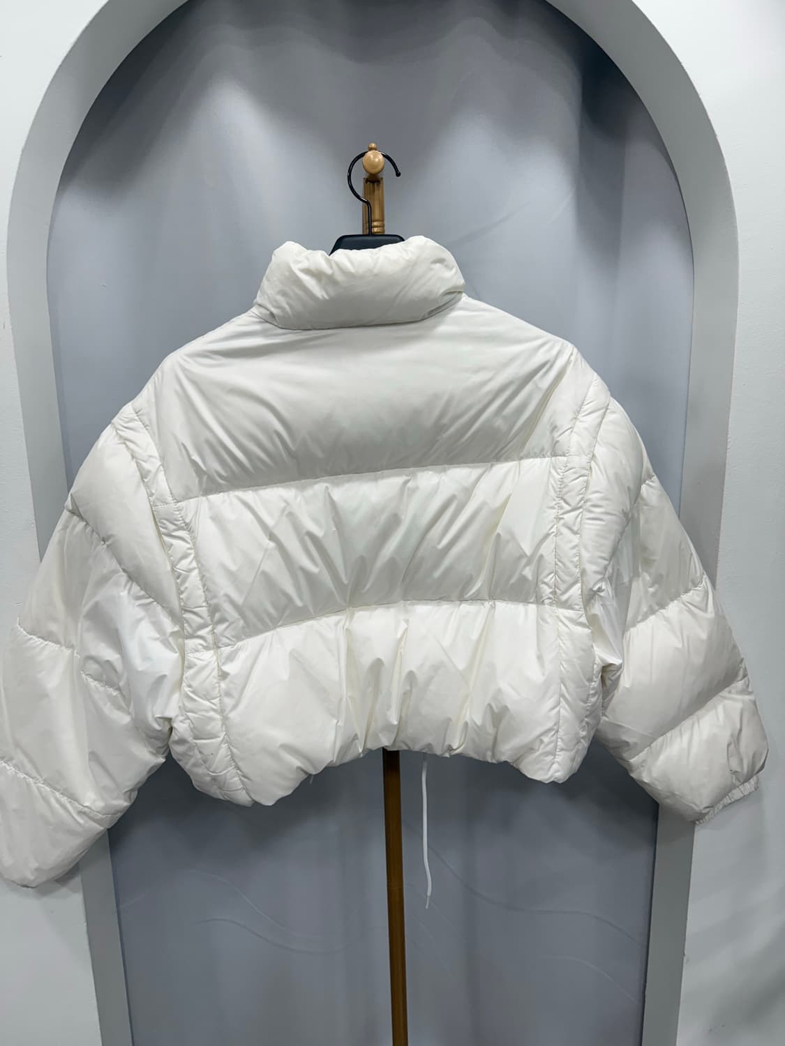 프라다 컨버터블 숏패딩 40사이즈 상품이미지6