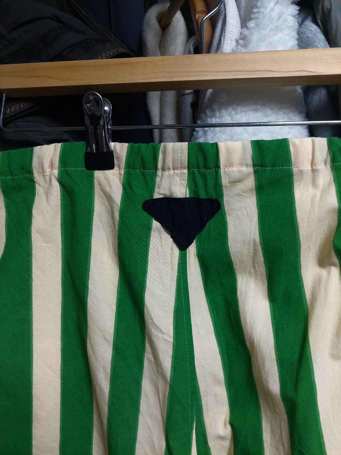 프라다 면 스트라이프 삼각로고 반바지 m 백화점판 상품이미지2