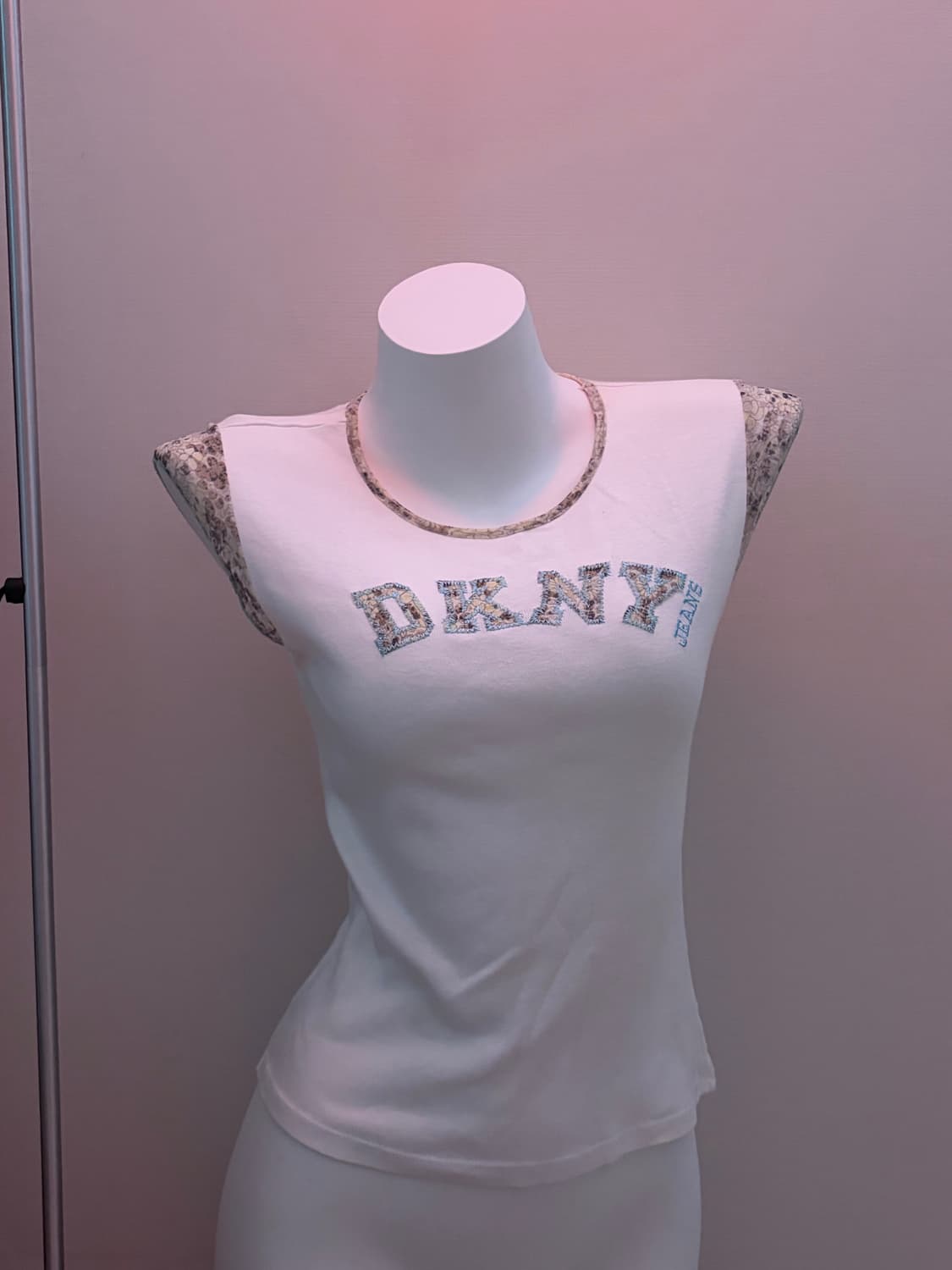 dkny 빈티지 플로럴 캡소매 티 상품이미지2