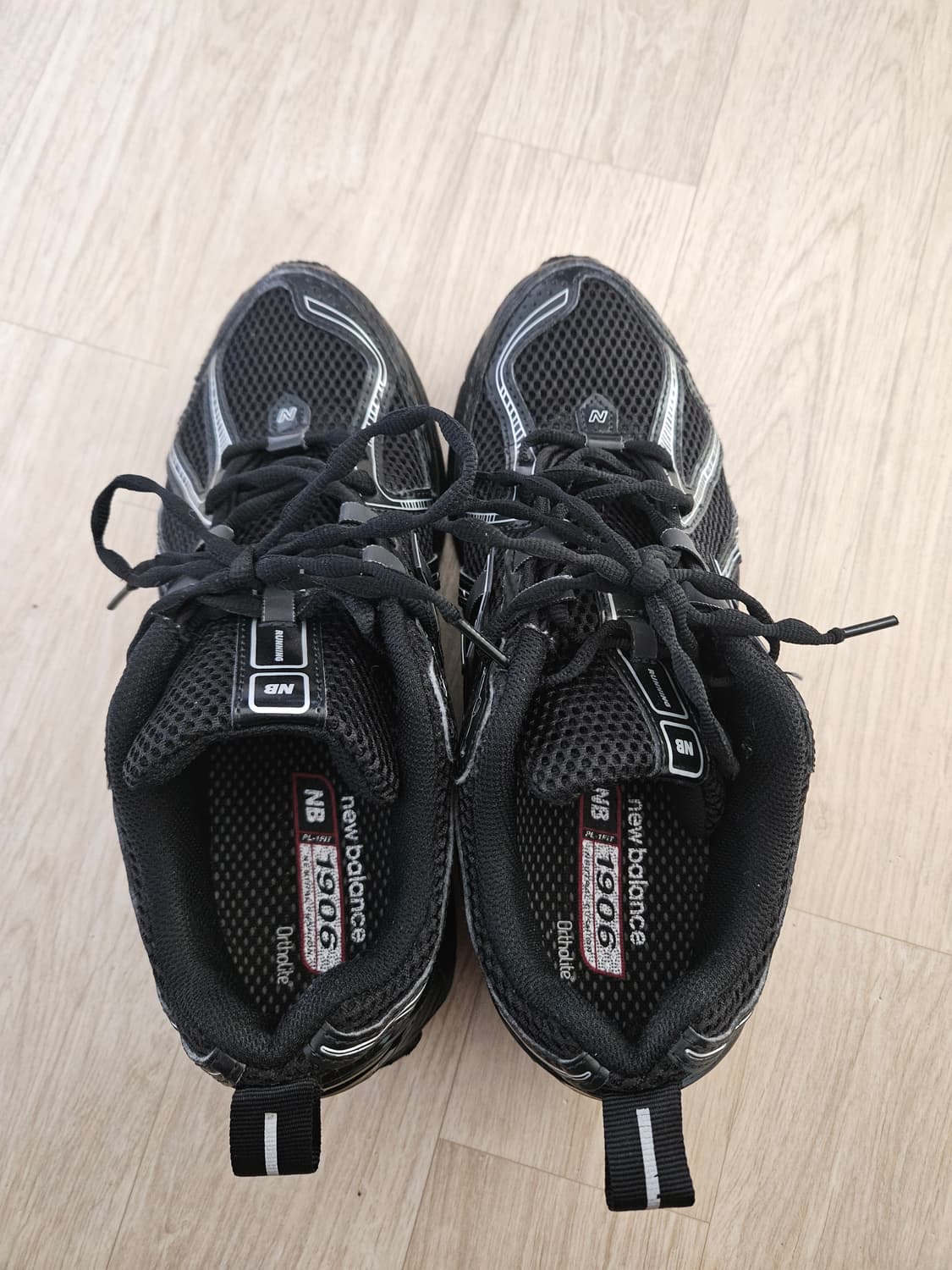 뉴발란스 1906R 블랙 270  상품이미지1