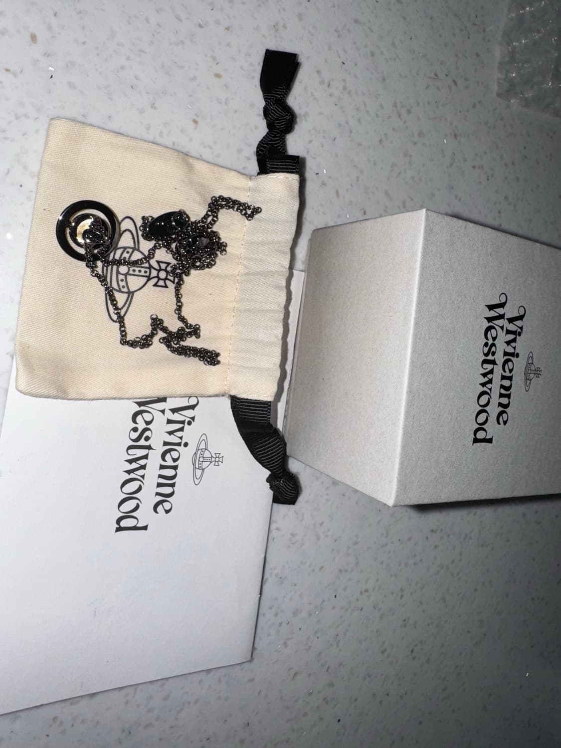 비비안웨스트우드 레드라벨 ORB 목걸이 블랙 상품이미지1