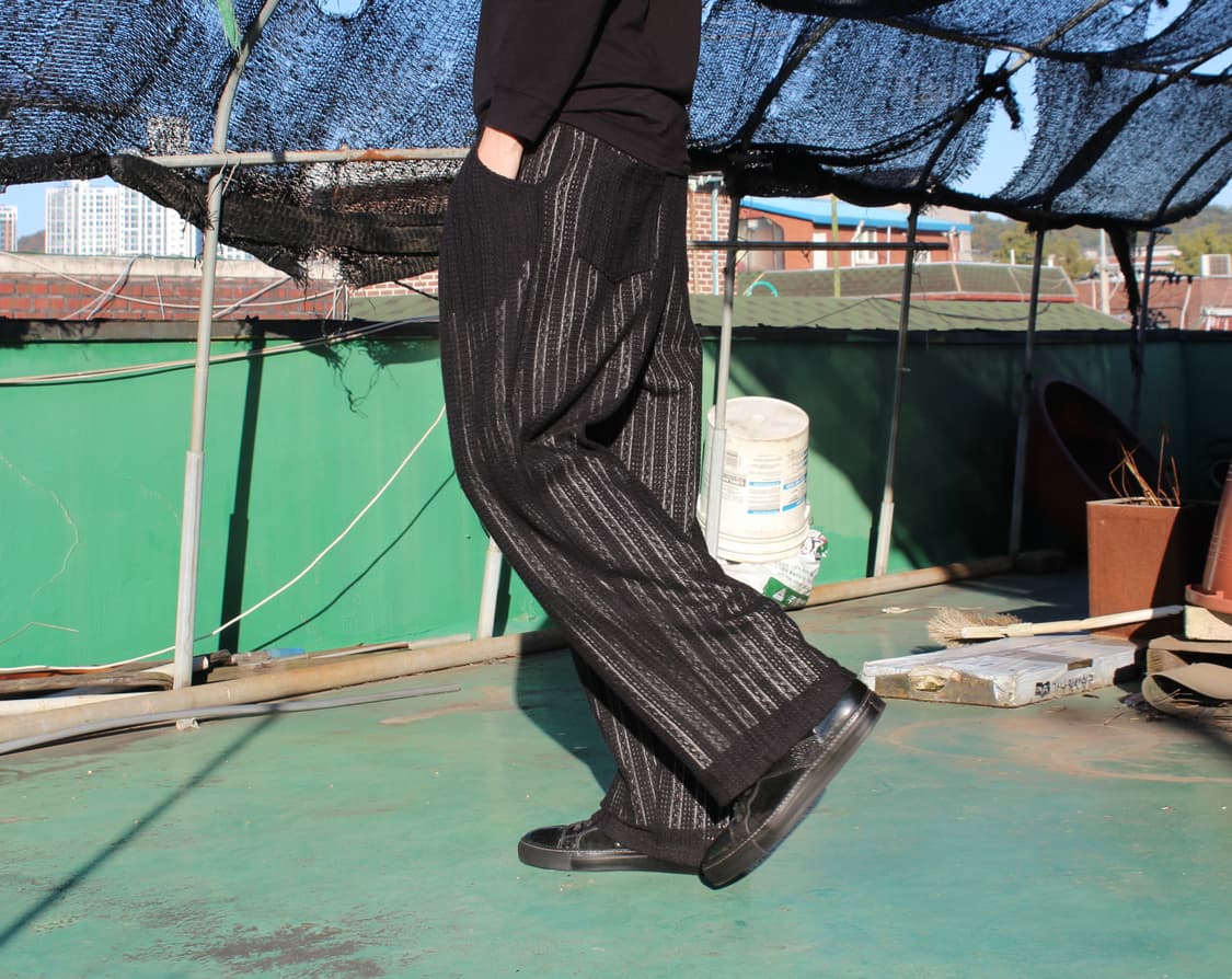 Noirer One-tuck Lace Wide Slacks 상품이미지3