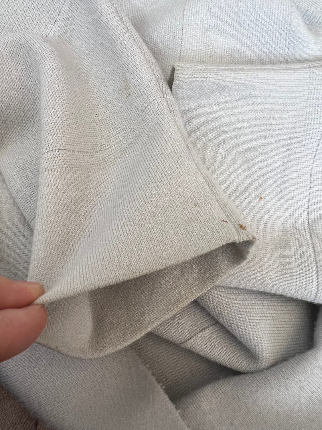 띠어리 남성 연그레이 라운드니트 
 상품이미지6