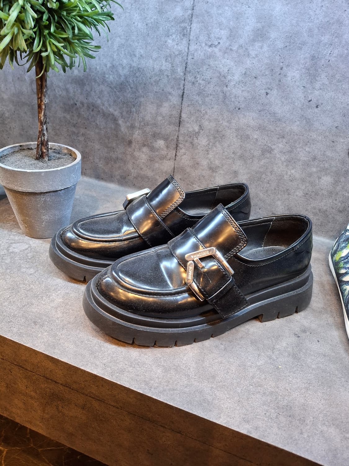 (마지막특가) 슈콤마보니 통굽 로퍼 235 상품이미지1