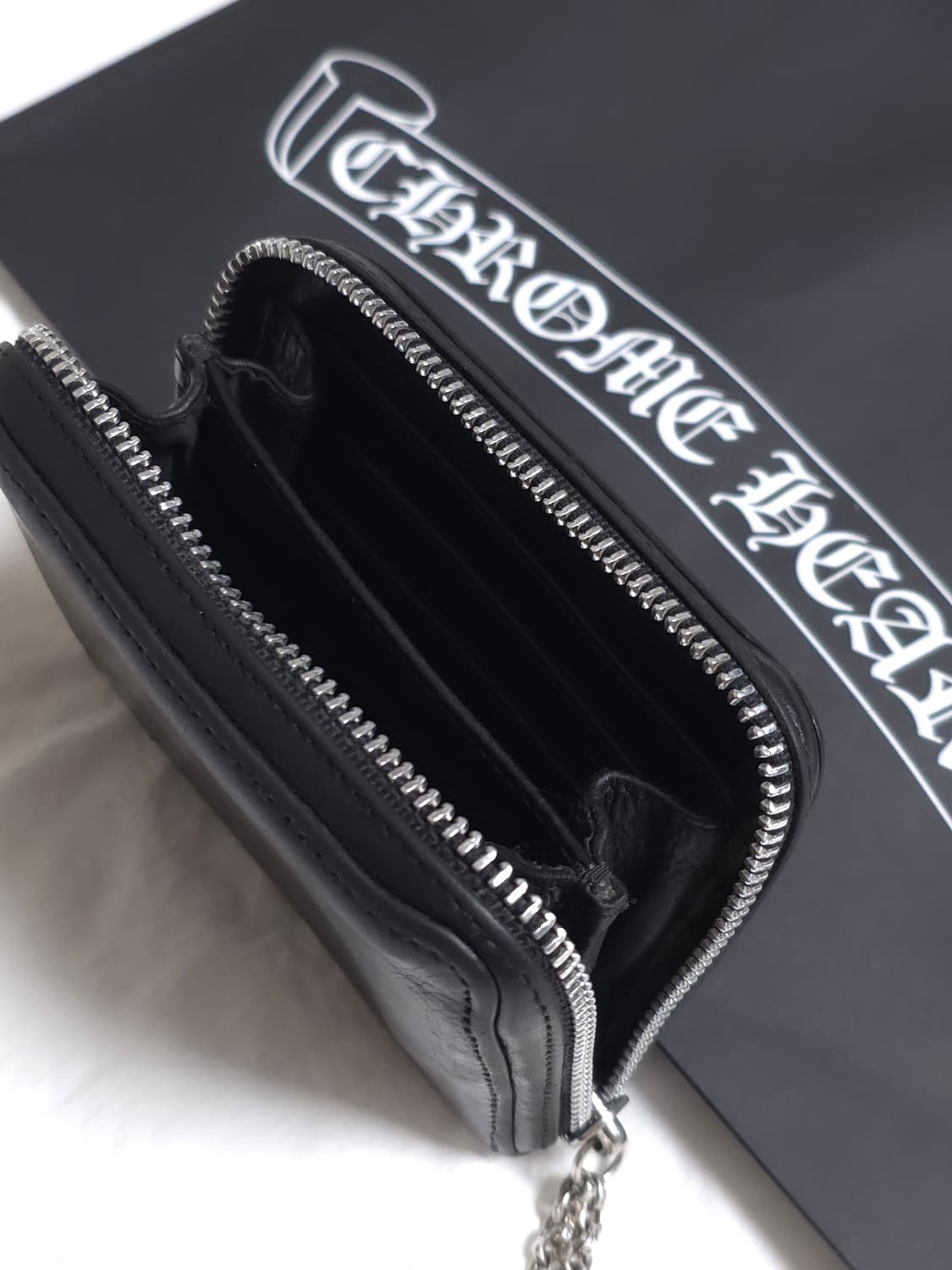 [OS] 크롬하츠 피라미드 스터드 레더 지갑 블랙 상품이미지7