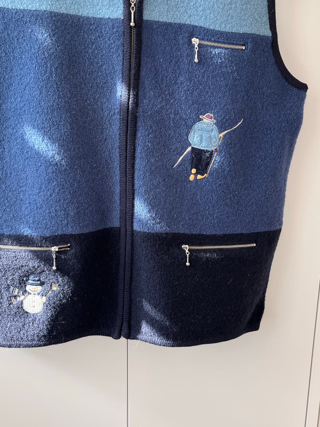 Japon et chine 블루 배색 자수 니트 조끼 상품이미지9