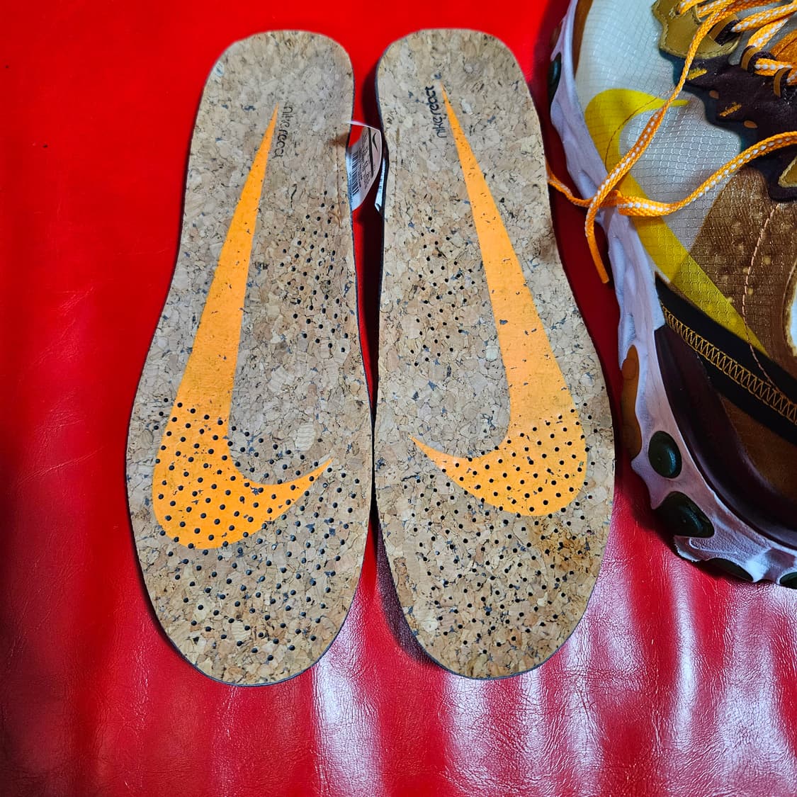 나이키(Nike) 리엑트 엘리먼트87 오렌지 필 265size 상품이미지8