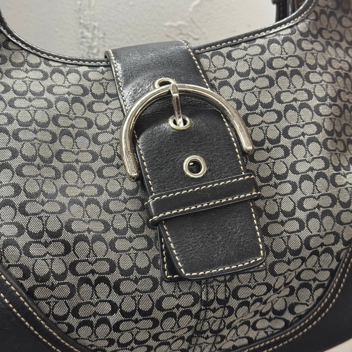 코치 모노그램 숄더백 호보백 블랙 y2k 상품이미지3