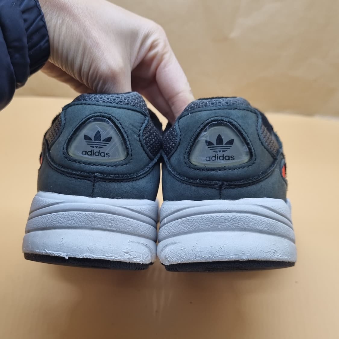 아디다스 영96 블랙 여성운동화230. 상품이미지4