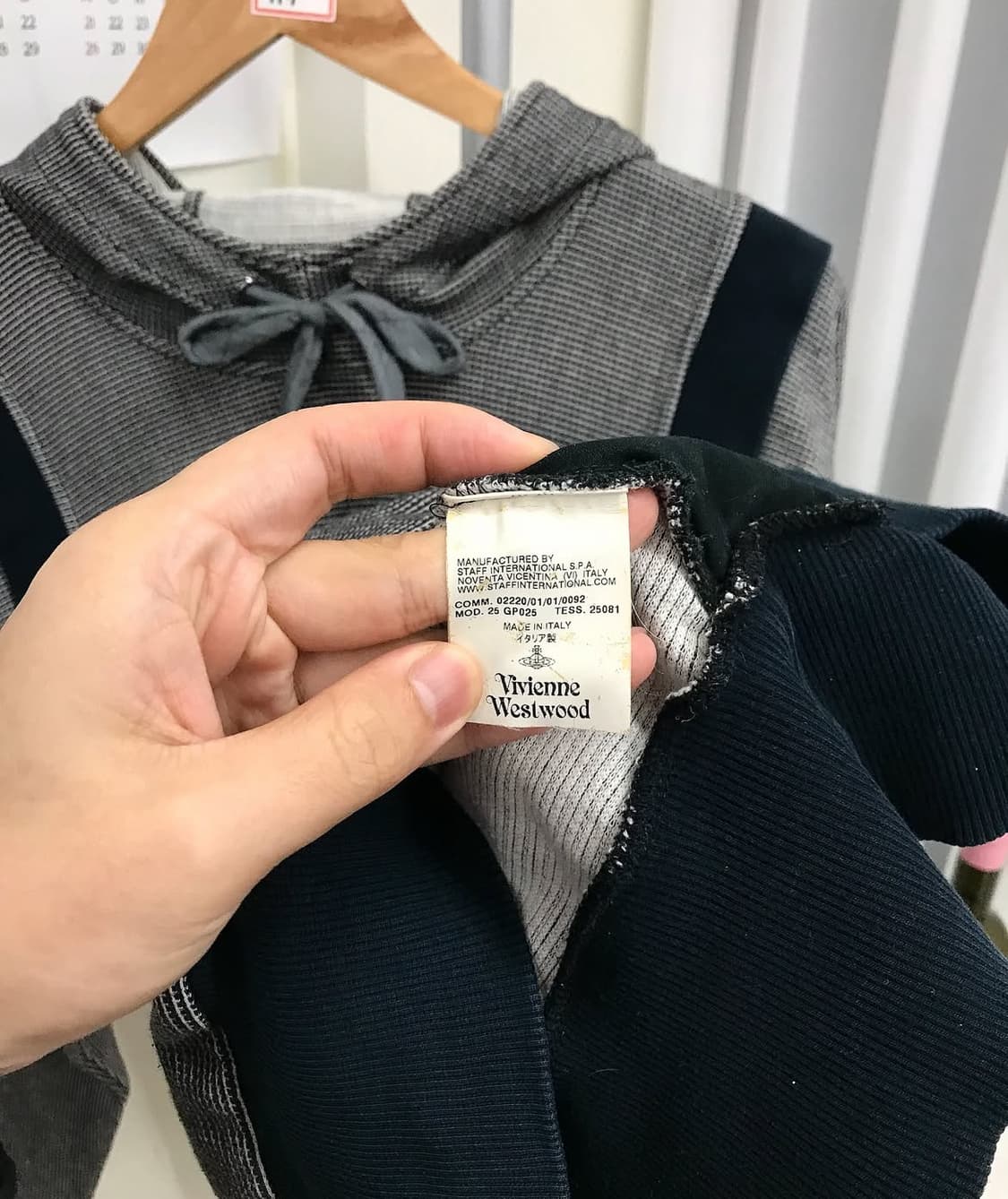 비비안웨스트우드 로고 후드티 상품이미지4