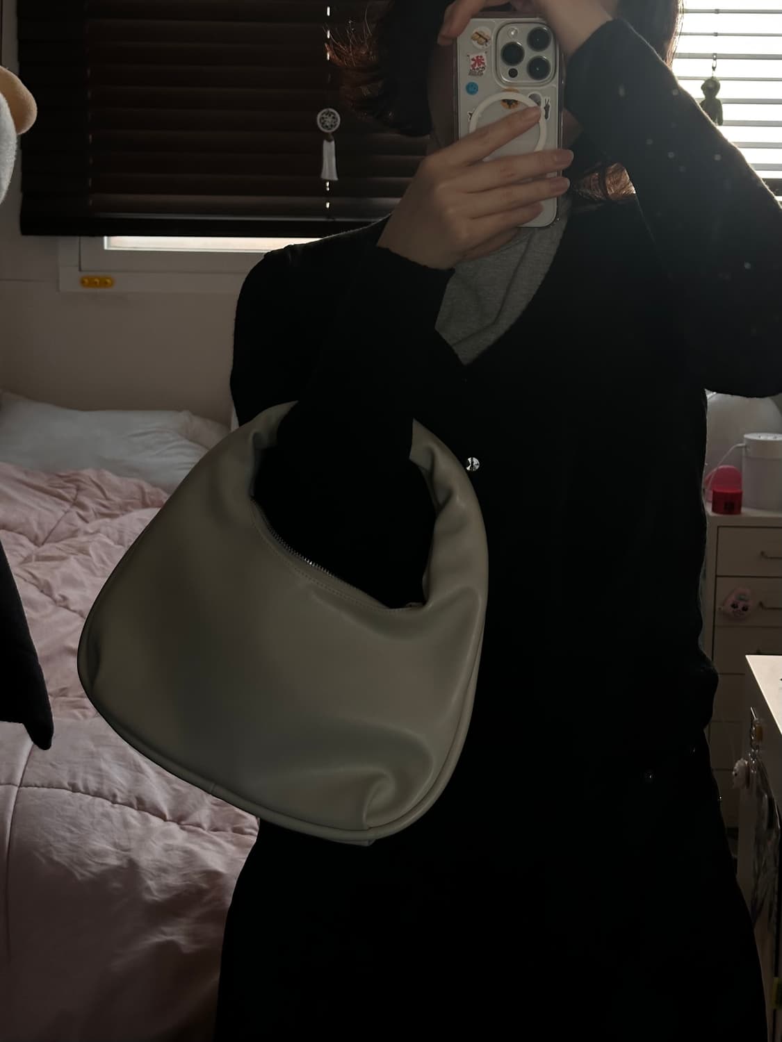 여밈 미니 플럼프백 화이트 상품이미지3