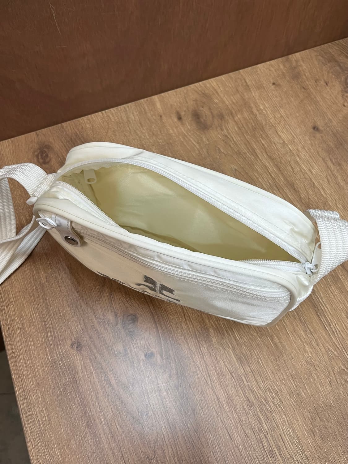 90s COURREGES 로고 크로스바디백 상품이미지7