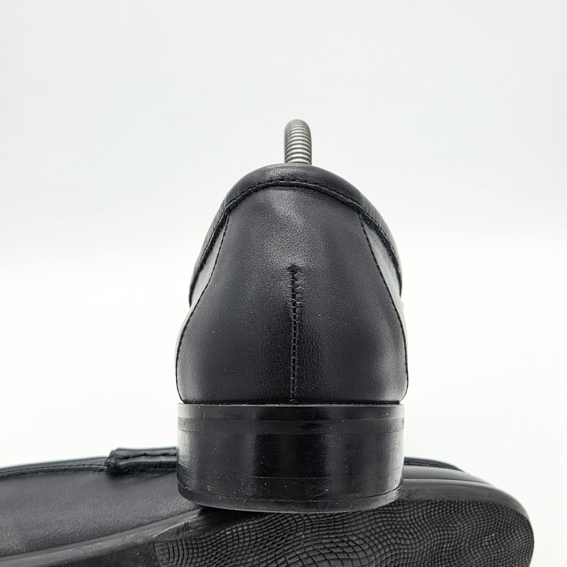  뷰티앤유스 유나이티드 애로우 홀스빗 로퍼 블랙 (275)  상품이미지2