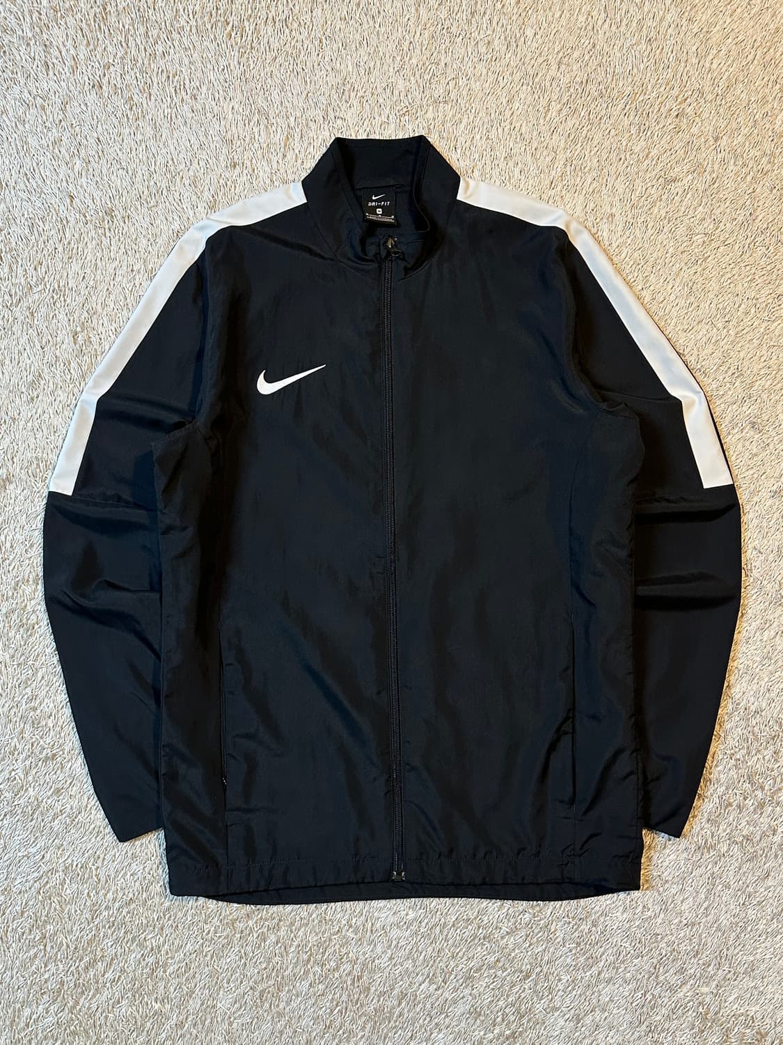 나이키 드라이핏 스우시 사이드라인 바람막이 자켓 블랙 상품이미지1