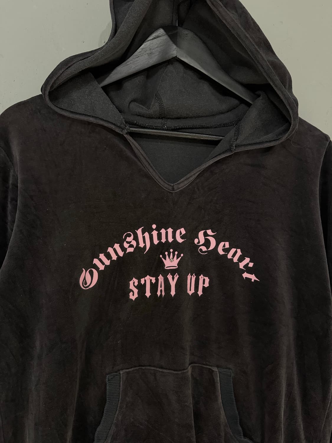 lettering detail velvet hood sleeve 상품이미지5