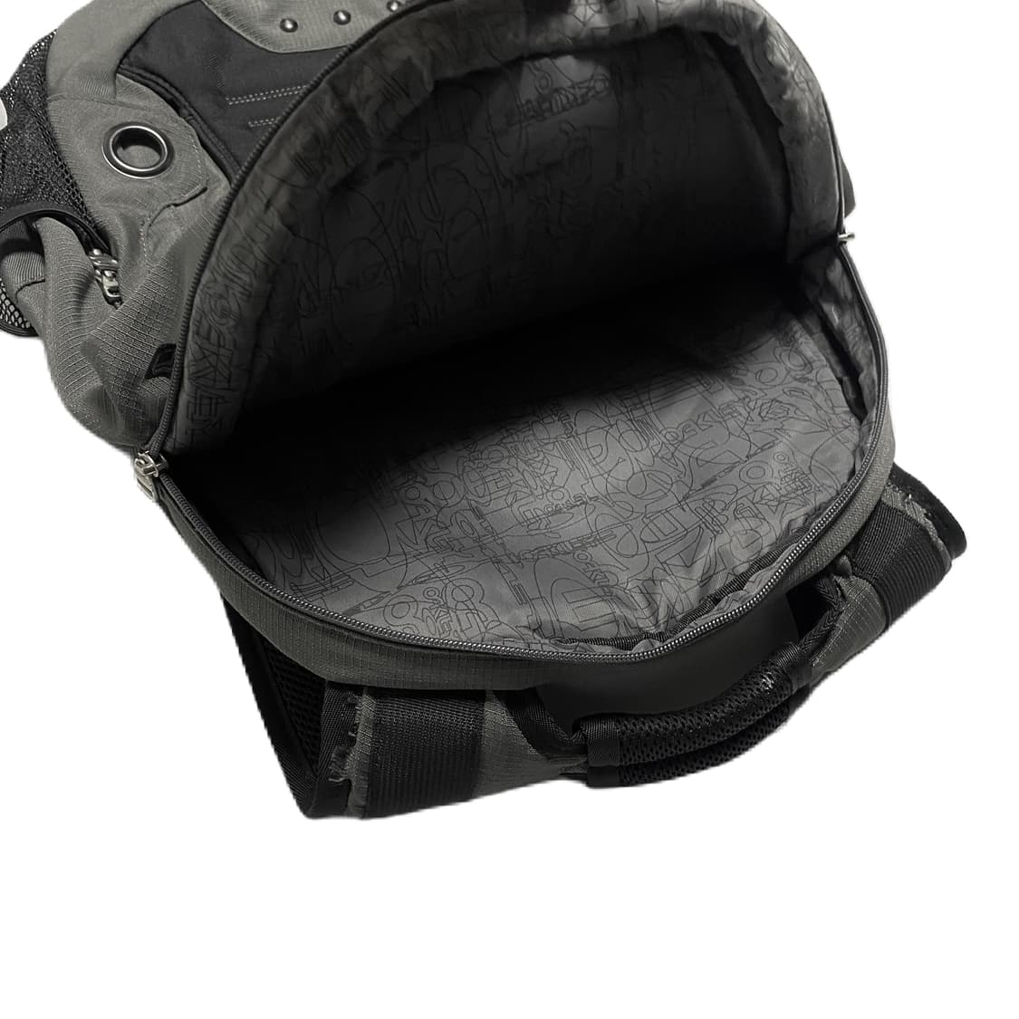 2000s oakley icon backpack 상품이미지2