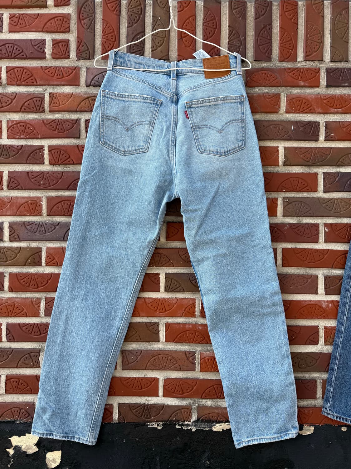 리바이스 프리미엄 70s 하이 슬림 스트레이트 데님 (26) 상품이미지4