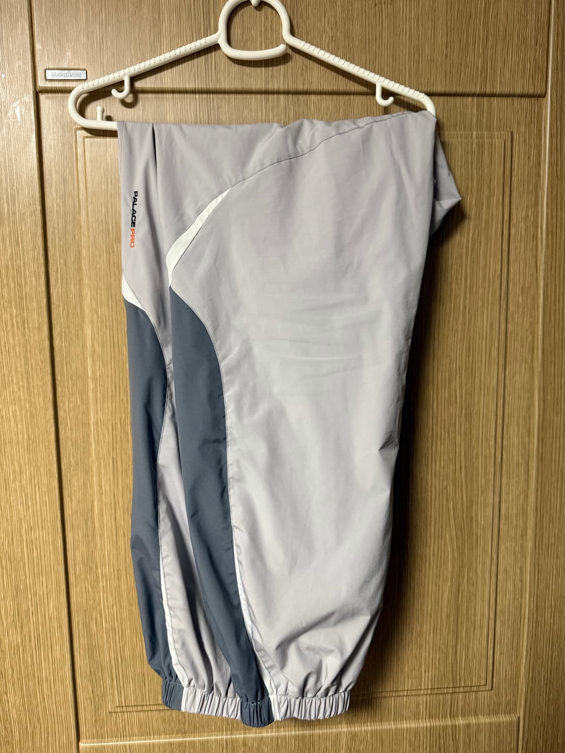 팔라스 23ss 조거팬츠 L사이즈 판매합니다. 상품이미지3