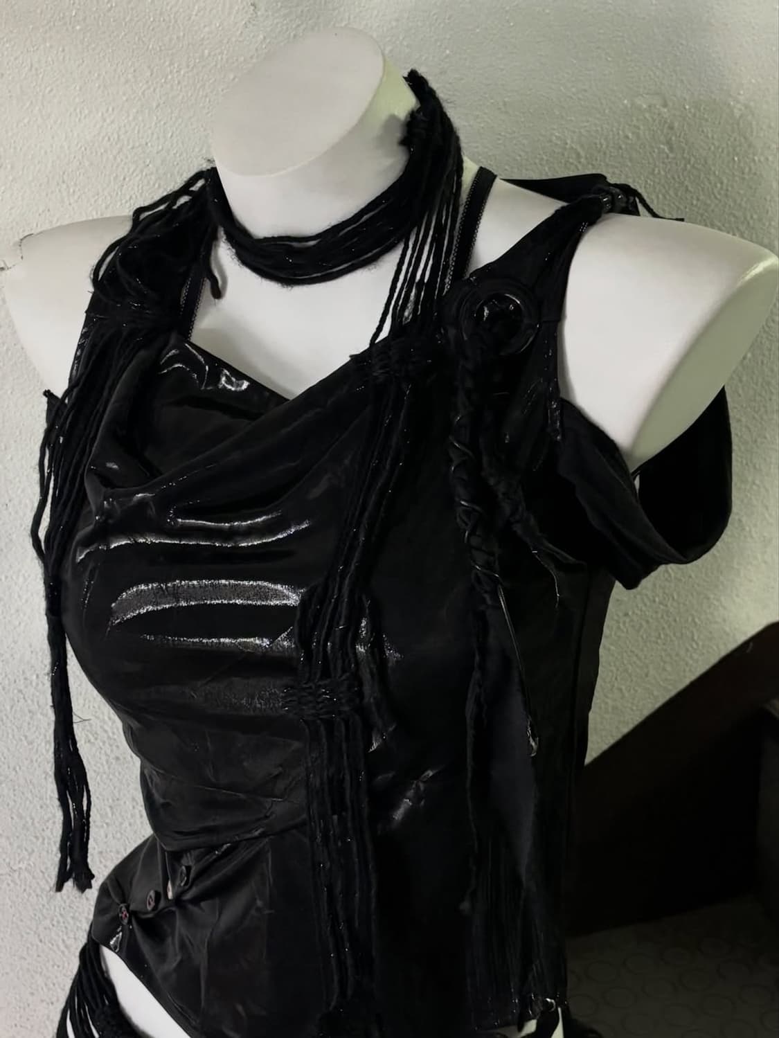 Glossy Off-Shoulder Draped Top with Scar 상품이미지6